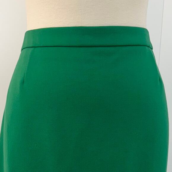 Escada Green 2-Piece Skirt Suit Blazer Wool Blend Green | Size 38 & 40 (US 8-10) - Picture 11 of 16